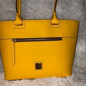 SOLD💗Dooney & Bourke Zip Tote Yellow NEW